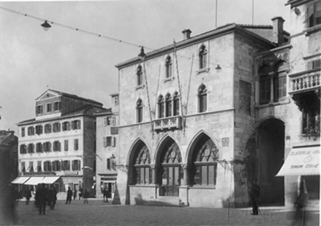 Naših 80 godina izlaganja u Staroj gradskoj vijećnici